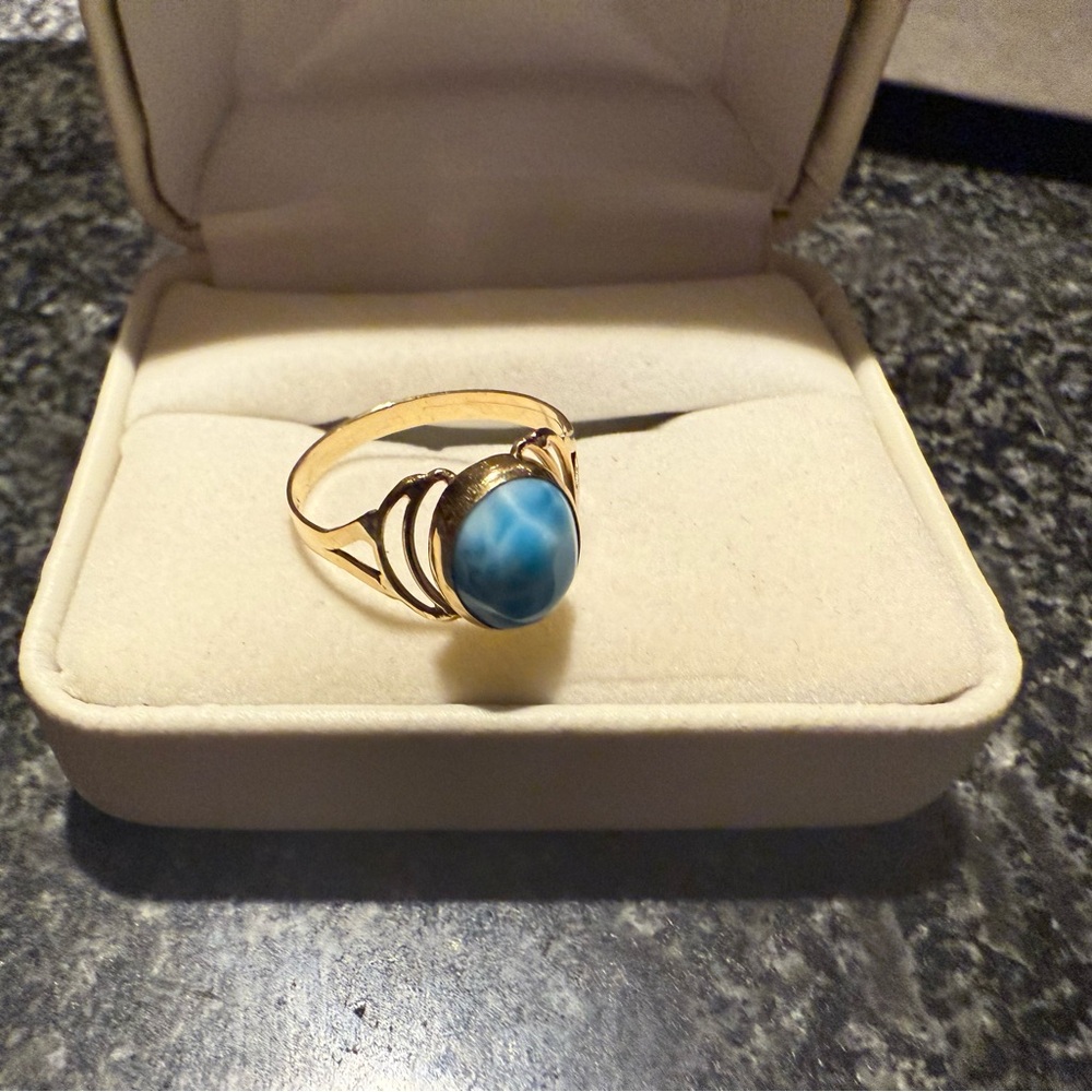 Elegant Gold and Blue Ring